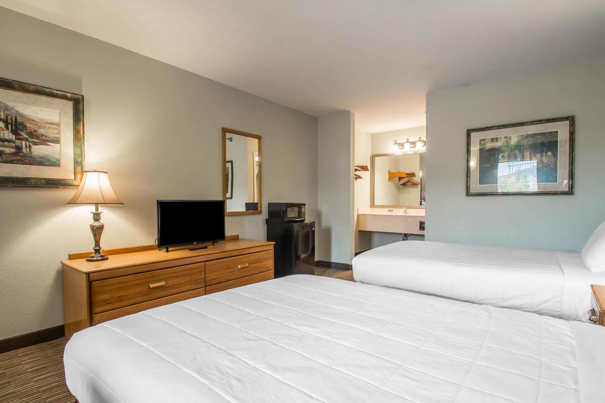 Baymont By Wyndham Branson Thousand Hills Exterior photo